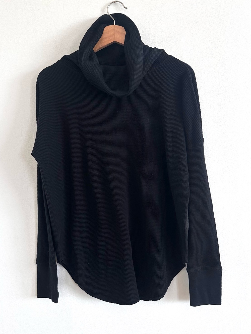 The Group Babaton waffle knit black turtleneck long sleeve thermal artitzia